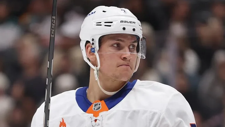 Фридман заявил об интересе клубов НХЛ к форварду Максиму Цыплакову 