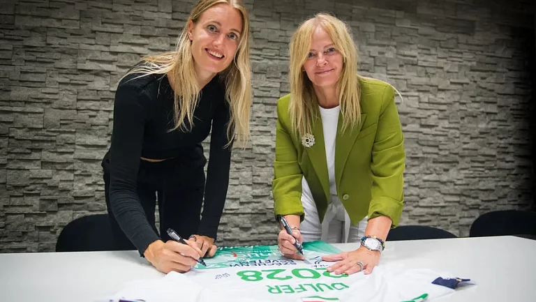 Гандболистка Келли Дулфер продлила контракт с «Дьёром» до 2028 года