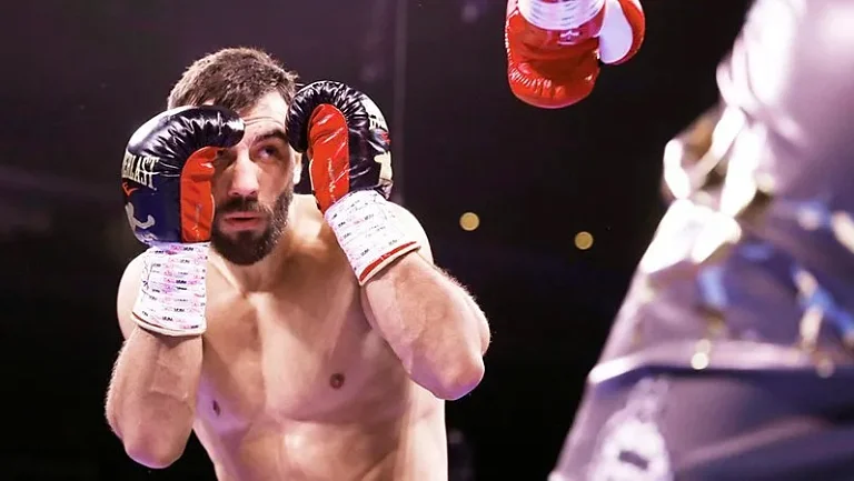 Бутаев проиграл украинцу Богачуку на турнире Zuffa Boxing 02 в Лас-Вегасе