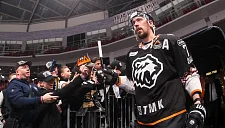 «Автомобилист» взял верх над «Трактором» в напряжённой серии буллитов