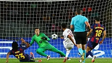 УЕФА назвала лучшие сейвы второго игрового дня ЛЧ