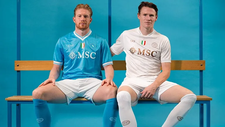 «Наполи» представил новые комплекты формы на сезон 2025/26

