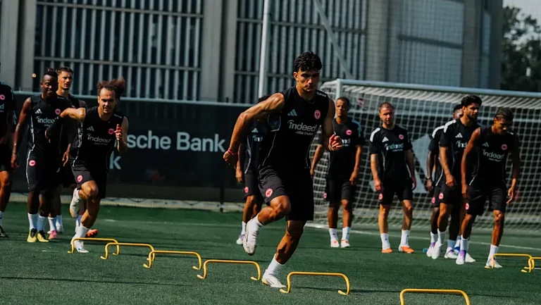 «Айнтрахт» провел интенсивную тренировку перед матчем с «Энгерс 07»
