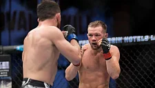 Пётр Ян уничтожил Двалишвили в реванше и вернул себе пояс чемпиона UFC