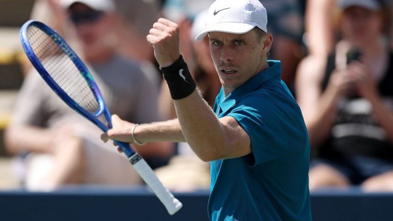 Канадец Денис Шаповалов обыграл Фучовича в трех сетах