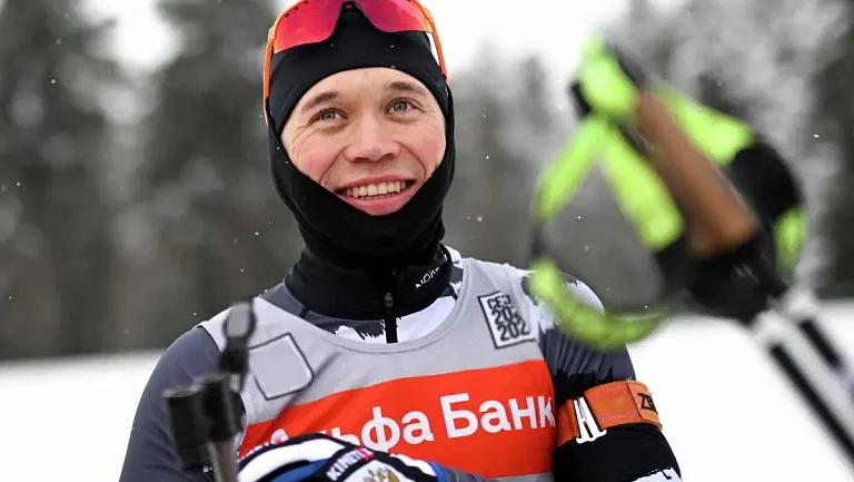 Даниил Серохвостов победил в масс‑старте на Кубке МЛКБ в Ханты‑Мансийске