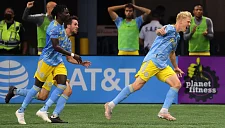 «Филадельфия» теряет лидерство, «Чикаго» набирает обороты: кто выйдет победителем?