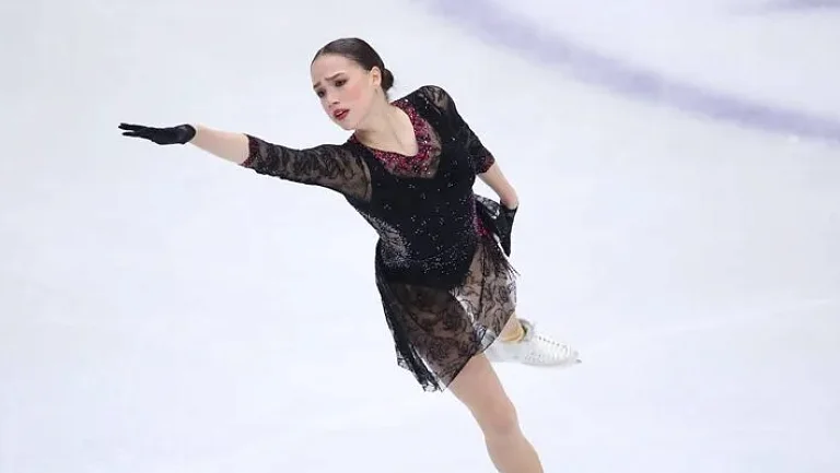 Загитова хочет рассказать, как поддерживает форму после завершения карьеры