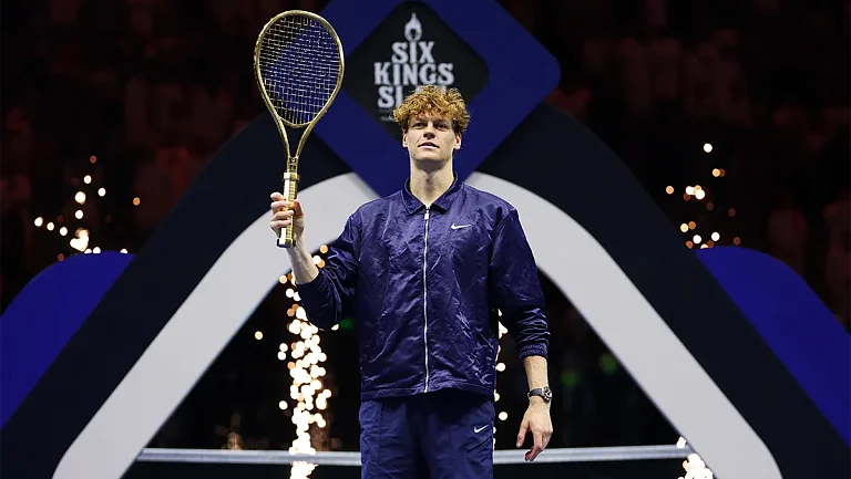 Яннику Синнеру подарили золотую ракетку стоимостью 250 тысяч евро