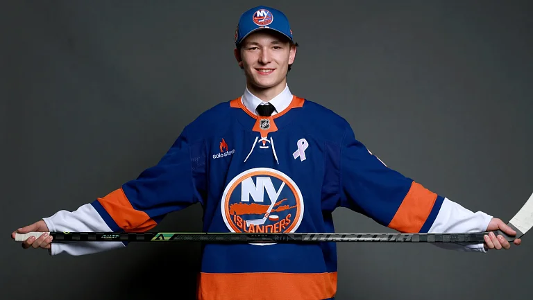 Первый номер драфта Шефер подписал контракт с «Айлендерс»