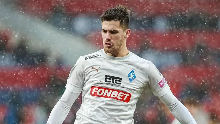 Адиев объяснил уход Писарского из «Крыльев Советов»