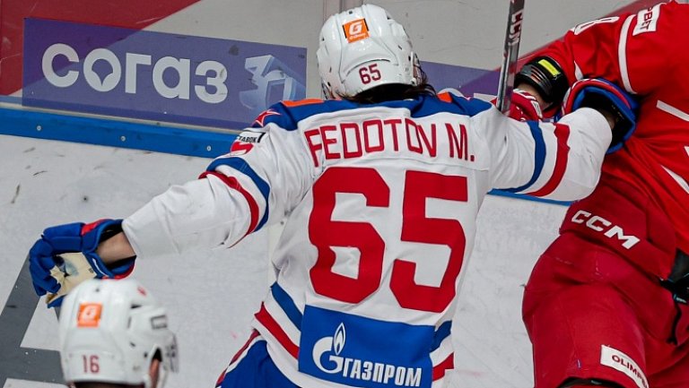 В «Нефтехимике» объяснили решение подписать контракт с Федотовым