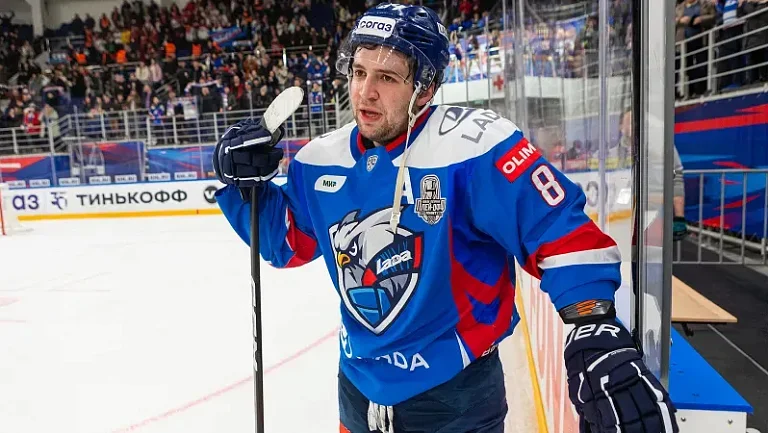 Игрок «Лады» раскрыл детали скандального эпизода с броском шайбы в арбитра