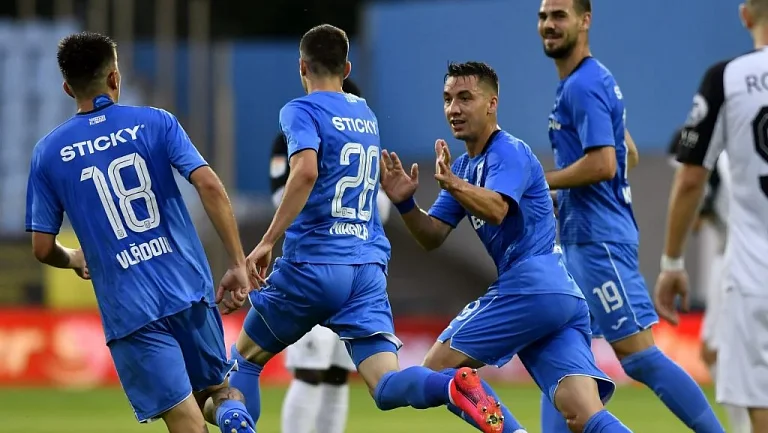 «Университатя Крайова» – «Башакшехир»: домашний гром против выездного давления
