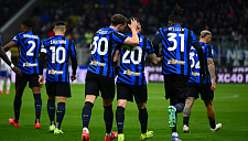 «Интер» празднует победу над «Комо» в Серии А — важные три очка для миланцев