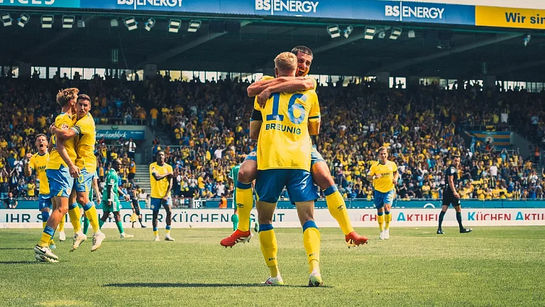 «Айнтрахт Брауншвейг» одержал волевую победу над «Гройтер Фюрт»