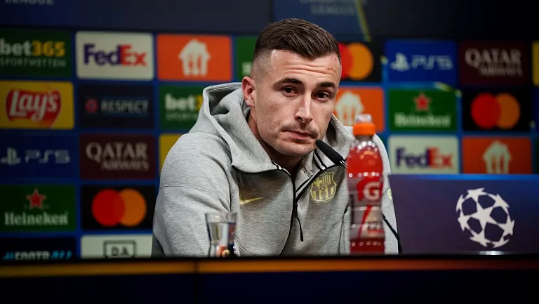 «Барселона» пока не определилась с уходом голкипера Иньяки Пеньи