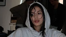 Алина Загитова объяснила, почему не отдаёт сладости из подарков в детские дома