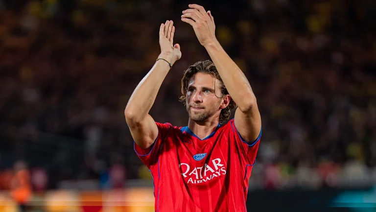 Забарный заявил, что не поддерживает отношений с россиянами в ПСЖ