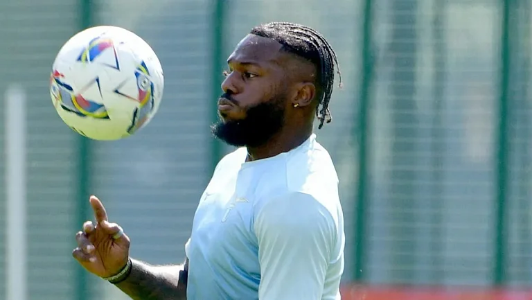 Фабиани опроверг информацию об уходе Тавареша со стадиона во время матча