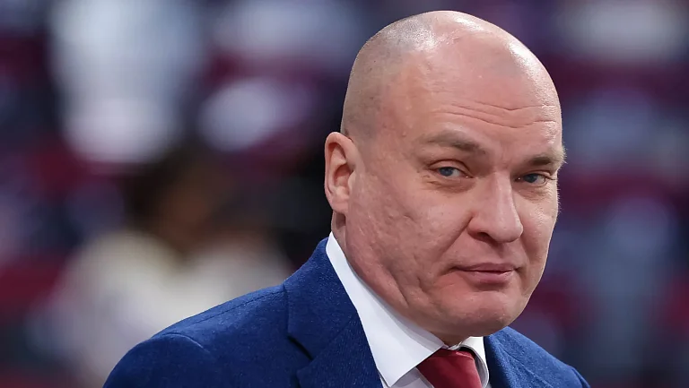 Плющев — о тренере «Металлурга»: Разину нужно корректнее давать интервью