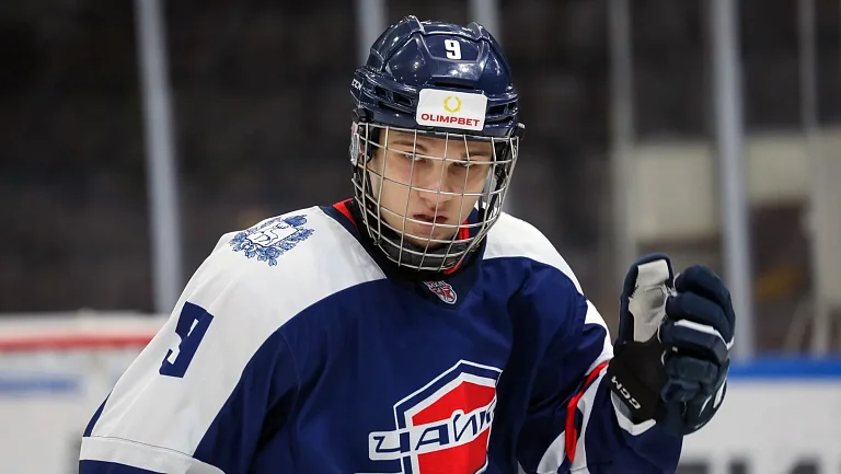 «Амур» арендовал у «Торпедо» форварда  Андрея Крутова