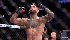 Махачев намерен остановить Топурию