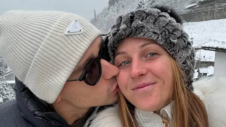 Российская теннисистка Людмила Самсонова объявила о помолвке со своим тренером