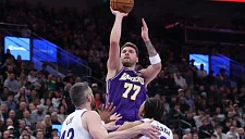 В матче с «Джаз» Дончич оформил уникальный трипл-дабл на 45 очков 