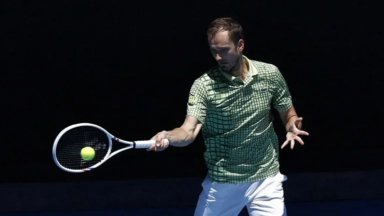 Медведев совершил волевой камбэк на Australian Open, отыгравшись с 0:2 по сетам