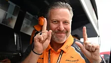 Гендиректор McLaren объяснил принципы управления борьбой гонщиков