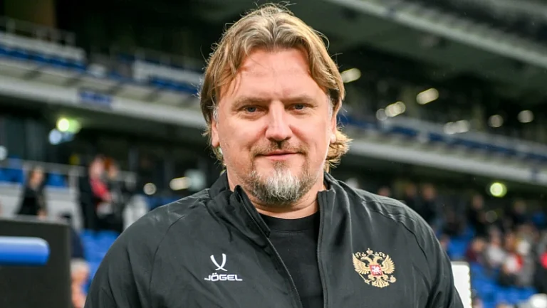 Экс-футболист хочет рассказать о сроках возвращения России на международную арену