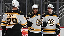 «Бостон» снова проиграл «Анахайму», Задоров с передачей