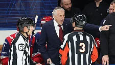 В КХЛ прокомментировали инцидент с судьей, который на всю арену обматерил Хартли