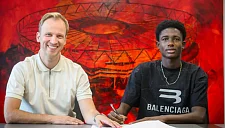 «Байер» подписал молодого форварда Мали Нджикуру Бомба