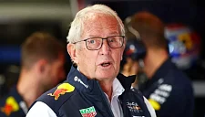 Болельщик с пивом пообщался с Хельмутом Марко в паддоке