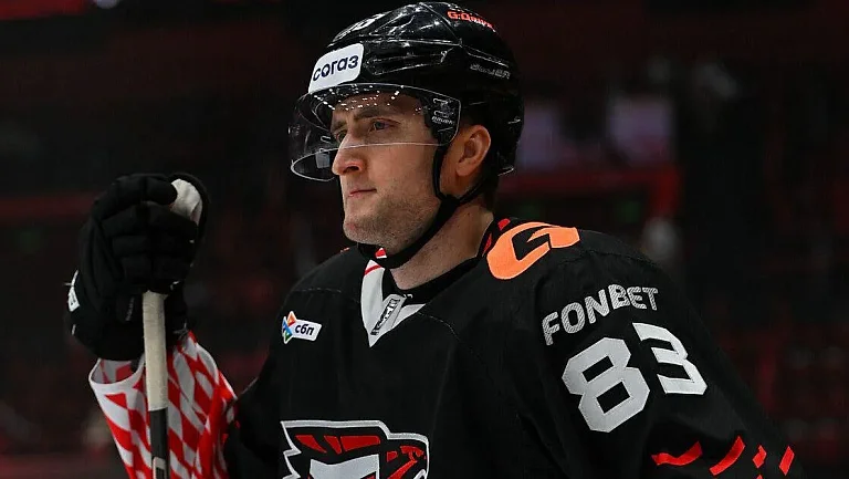 Стало известно, на какой срок «Авангард» потерял форварда Александра Волкова