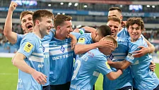 Игроки «Крыльев Советов» добираются на матч со «Спартаком» на такси