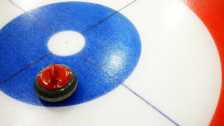 Всемирная федерация кёрлинга хочет рассмотреть допуск россиян