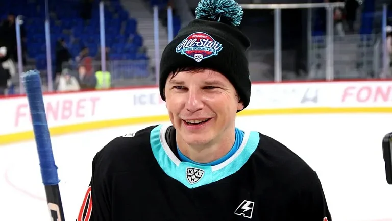 Мостовой высказался о хоккейных навыках Аршавина после матча Ovicup