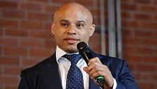 Абдель-Азиз ответил на критику Петра Яна по поводу Умара Нурмагомедова