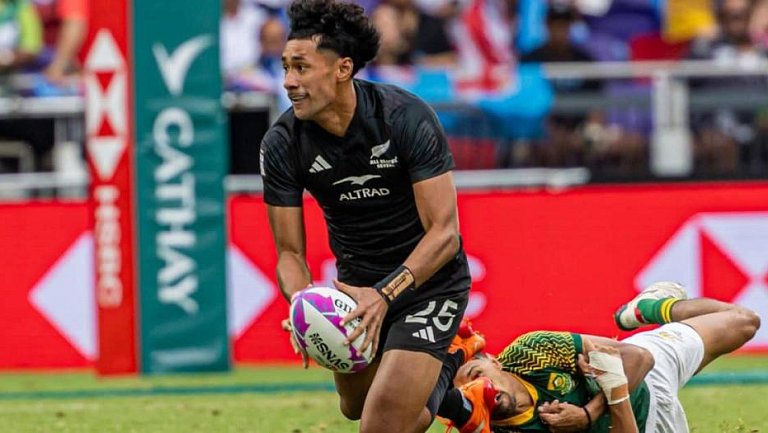 Игроки сборной Новой Зеландии по регби-7 выйдут на поле классического регби