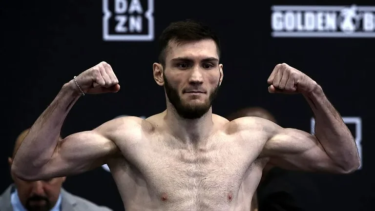 Стало известно, сколько на самом деле зарабатывает чемпион мира Муртазалиев