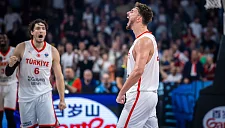 Турция выиграла группу A, обыграв сборную Сербии