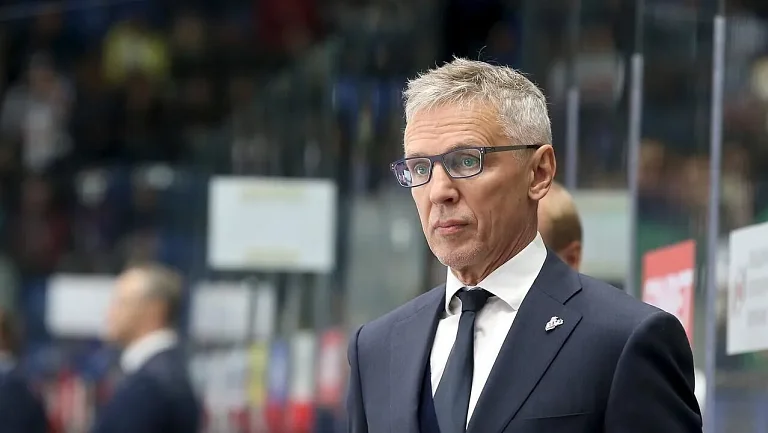 Миллер  и Ларионов обсуждают подготовку к сезону-2025/2026