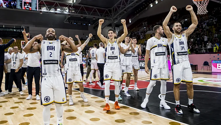 Босния и Герцеговина завоевала путевку в 1/8 финала
